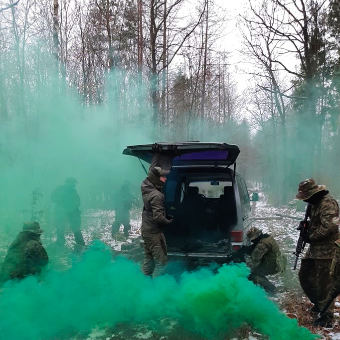 obozy zimowe dla dzieci i młodzieży militarno survivalowe